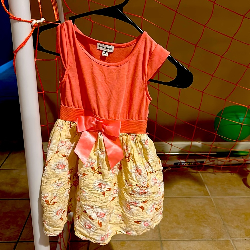 Girls dress